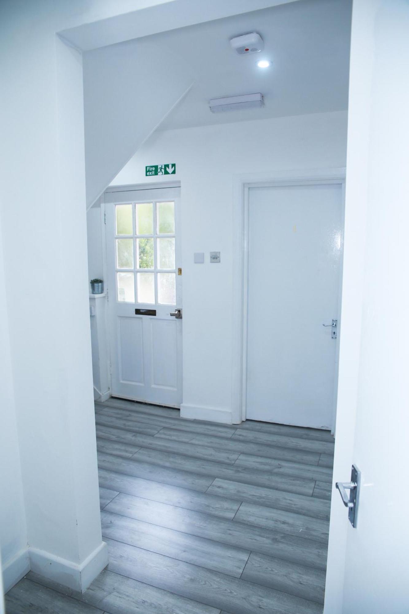 Harrow Luxury Flat With Free Parking. Leilighet London Eksteriør bilde