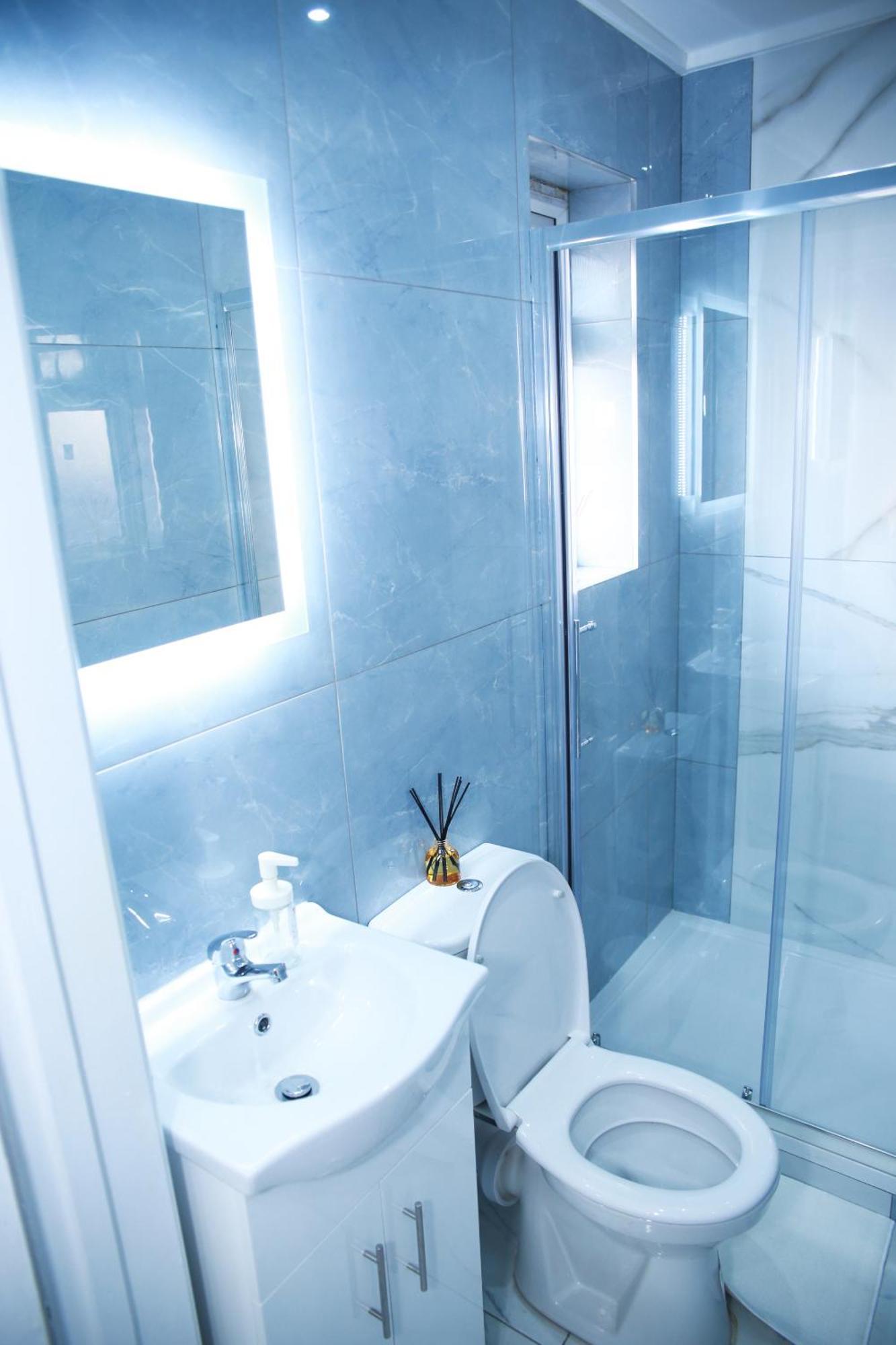 Harrow Luxury Flat With Free Parking. Leilighet London Eksteriør bilde